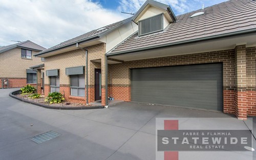 2/6 Canberra Street, Oxley Park NSW 2760