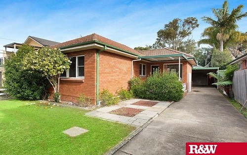 14 Eileen St, Picnic Point NSW 2213