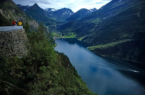 Norwegen 1998 (353) Geirangerfjord • <a style="font-size:0.8em;" href="http://www.flickr.com/photos/69570948@N04/48966800022/" target="_blank">Auf Flickr ansehen</a>