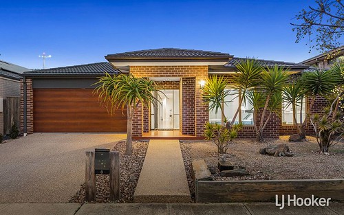 8 Haslewood St, Point Cook VIC 3030