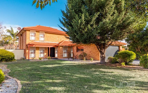 111 Chichester Dr, Taylors Lakes VIC 3038