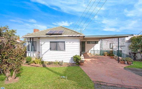 21 Northcliffe Drive, Lake Heights NSW 2502