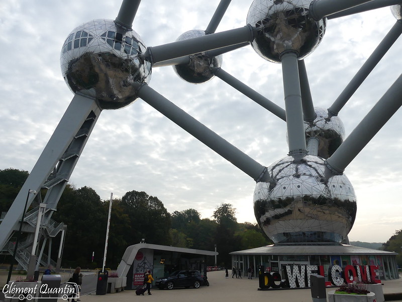 Atomium ; Bruxelles<br/>© <a href="https://flickr.com/people/146709606@N06" target="_blank" rel="nofollow">146709606@N06</a> (<a href="https://flickr.com/photo.gne?id=48982967257" target="_blank" rel="nofollow">Flickr</a>)