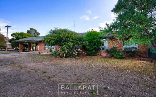 12 Sainsbury Court, Mount Clear VIC 3350