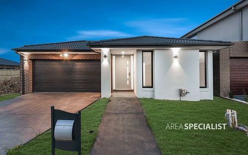 22 Stature Avenue, Clyde North VIC