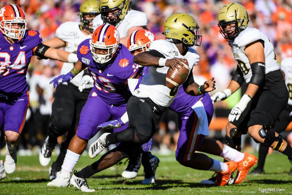 Clemson Football Photo of Tyler Davis and wofford