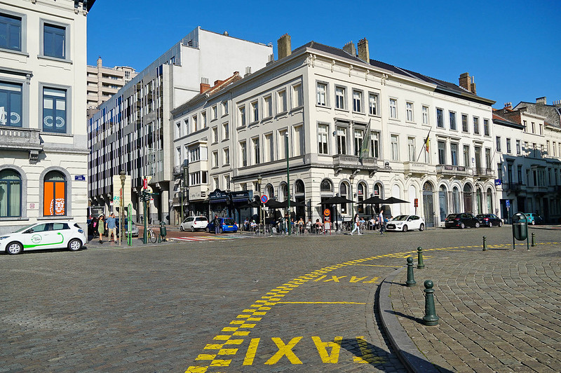 Place du Luxembourg - Bruxelles (Belgique)<br/>© <a href="https://flickr.com/people/24406544@N00" target="_blank" rel="nofollow">24406544@N00</a> (<a href="https://flickr.com/photo.gne?id=49013795218" target="_blank" rel="nofollow">Flickr</a>)