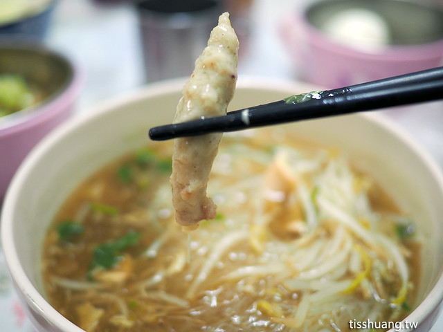 板橋必吃美食，莒光路無名肉羹，湯頭超級好喝，值得推薦