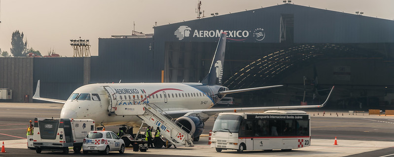 Aeromexico E190 (MEX)<br/>© <a href="https://flickr.com/people/111245738@N08" target="_blank" rel="nofollow">111245738@N08</a> (<a href="https://flickr.com/photo.gne?id=49031515918" target="_blank" rel="nofollow">Flickr</a>)
