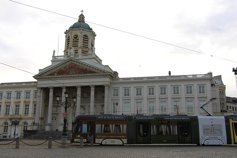 Tram on the Place Royale<br/>© <a href="https://flickr.com/people/87974483@N02" target="_blank" rel="nofollow">87974483@N02</a> (<a href="https://flickr.com/photo.gne?id=49039208097" target="_blank" rel="nofollow">Flickr</a>)