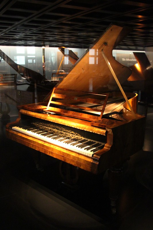 Musical Instruments Museum<br/>© <a href="https://flickr.com/people/87974483@N02" target="_blank" rel="nofollow">87974483@N02</a> (<a href="https://flickr.com/photo.gne?id=49047765077" target="_blank" rel="nofollow">Flickr</a>)