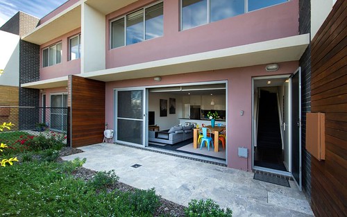 20 Chanter Terrace, Coombs ACT