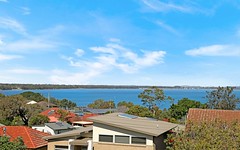 62 Grand View Parade, Lake Heights NSW