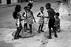 Niños jugando en Centro Habana