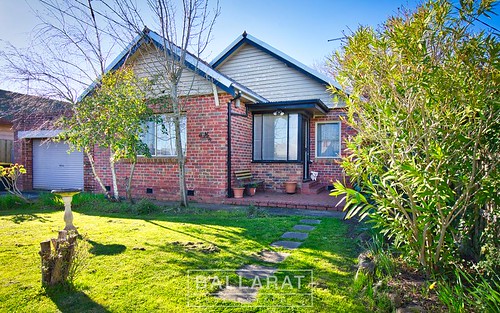 16 Cuthberts Road, Alfredton VIC