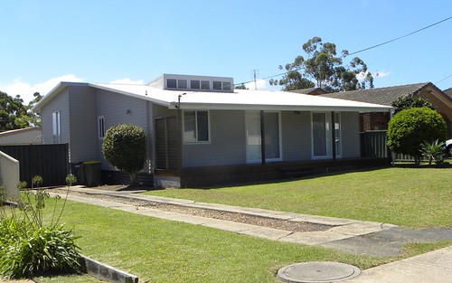 9 Lyons Rd, Sussex Inlet NSW 2540