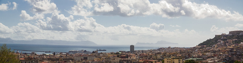 Italy - Napoli - View from Capodimonte<br/>© <a href="https://flickr.com/people/128784882@N04" target="_blank" rel="nofollow">128784882@N04</a> (<a href="https://flickr.com/photo.gne?id=49120658951" target="_blank" rel="nofollow">Flickr</a>)