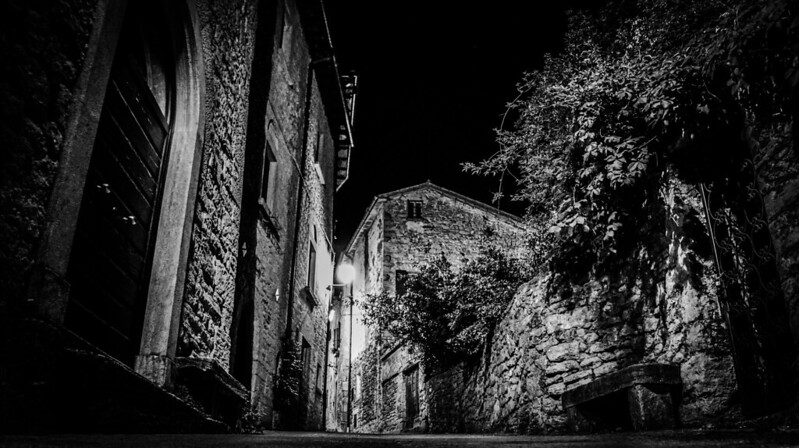 Little Alley In San Marino Citta<br/>© <a href="https://flickr.com/people/185743682@N03" target="_blank" rel="nofollow">185743682@N03</a> (<a href="https://flickr.com/photo.gne?id=49138066522" target="_blank" rel="nofollow">Flickr</a>)