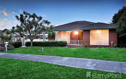 5 Victor Pl, Attwood VIC 3049