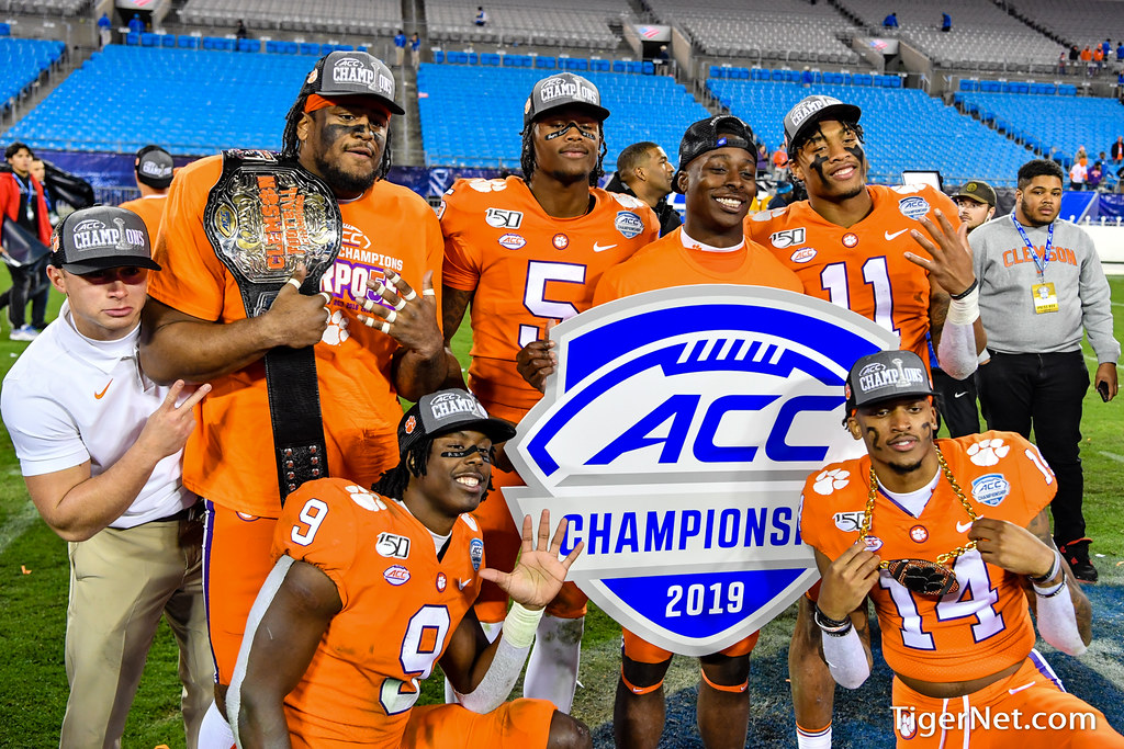 Clemson Football Photo of Isaiah Simmons and Tee Higgins and Travis Etienne and Virginia