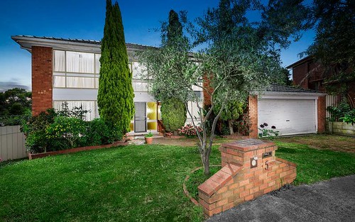 5 Beccie Ct, Ferntree Gully VIC 3156