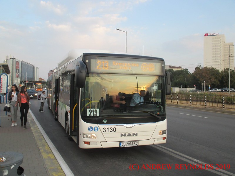 2019 091254 MAN LIONS CITY CNG ARTICULATED BUS 3130 CB7096AC SERVICE 213 OUTSIDE MAIN RAILWAY STATION SOFIA<br/>© <a href="https://flickr.com/people/36753674@N03" target="_blank" rel="nofollow">36753674@N03</a> (<a href="https://flickr.com/photo.gne?id=49204057928" target="_blank" rel="nofollow">Flickr</a>)