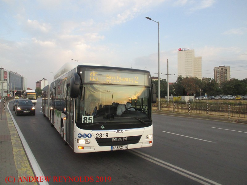 2019 091252 MAN LIONS CITY CNG ARTICULATED BUS 2319 CB5720HM SERVICE 85 OUTSIDE MAIN RAILWAY STATION SOFIA<br/>© <a href="https://flickr.com/people/36753674@N03" target="_blank" rel="nofollow">36753674@N03</a> (<a href="https://flickr.com/photo.gne?id=49204761622" target="_blank" rel="nofollow">Flickr</a>)