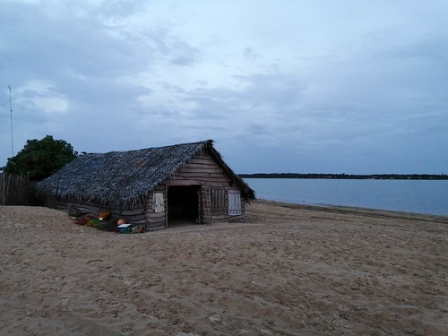 Ici, une maison de pêcheurs à Kalpitiya. Pelico a été très content de découvrir la pêche et les conditions de vie des pêcheurs au Sri Lanka, il ne savait pas que c'était un métier si dur !