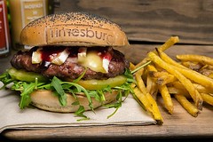 hamburguesa marcada con logo timesburg