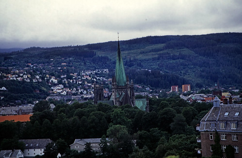 Norwegen 1998 (457) Trondheim • <a style="font-size:0.8em;" href="http://www.flickr.com/photos/69570948@N04/49310848442/" target="_blank">Auf Flickr ansehen</a>