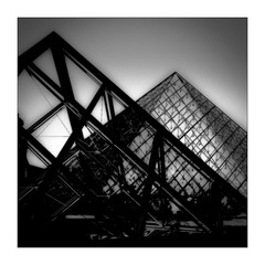 Les Pyramides du Louvre