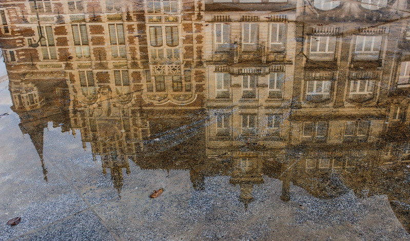 Brussels mirrored<br/>© <a href="https://flickr.com/people/97114550@N02" target="_blank" rel="nofollow">97114550@N02</a> (<a href="https://flickr.com/photo.gne?id=49338684773" target="_blank" rel="nofollow">Flickr</a>)