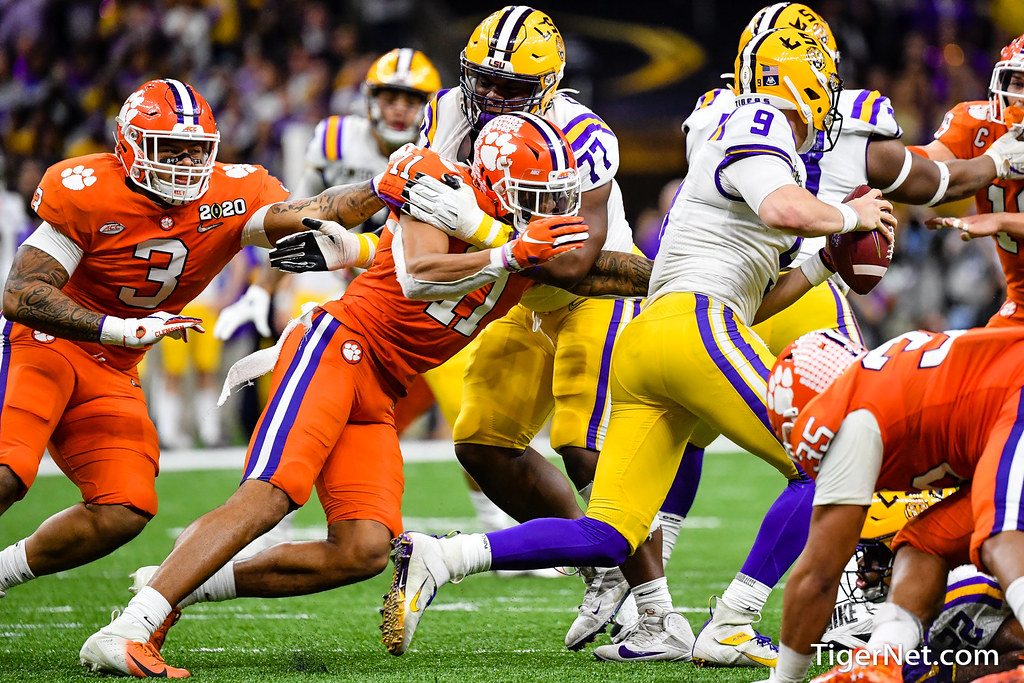Clemson Football Photo of Isaiah Simmons and lsu