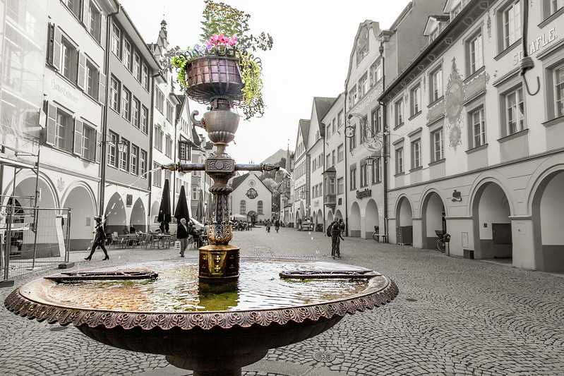 Fountain in Feldkirch _9706<br/>© <a href="https://flickr.com/people/8819719@N02" target="_blank" rel="nofollow">8819719@N02</a> (<a href="https://flickr.com/photo.gne?id=49449825813" target="_blank" rel="nofollow">Flickr</a>)