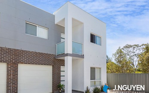 4/10 Strouthion Court, Green Valley NSW 2168
