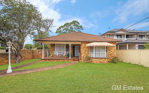 9 Donald St, Picnic Point NSW 2213