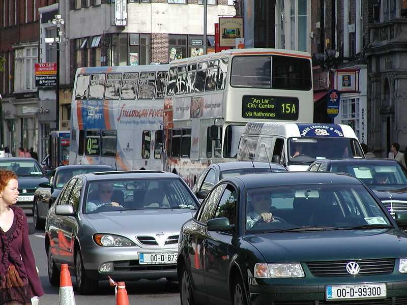 Dublin traffic<br/>© <a href="https://flickr.com/people/79452638@N00" target="_blank" rel="nofollow">79452638@N00</a> (<a href="https://flickr.com/photo.gne?id=49568684813" target="_blank" rel="nofollow">Flickr</a>)