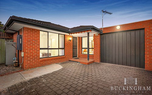 2/28 Hawkes Dr, Mill Park VIC 3082