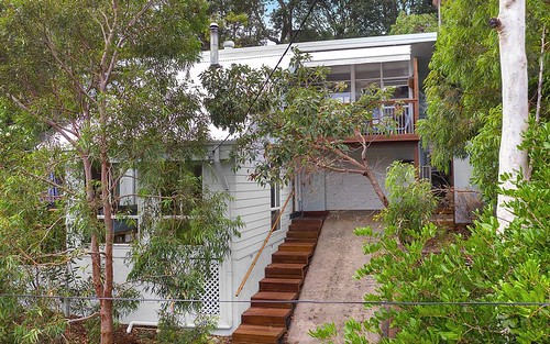6 Dan Place, Forresters Beach NSW 2260