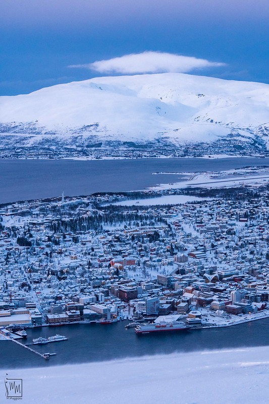 vue sur Tromsø<br/>© <a href="https://flickr.com/people/7509597@N03" target="_blank" rel="nofollow">7509597@N03</a> (<a href="https://flickr.com/photo.gne?id=49639600498" target="_blank" rel="nofollow">Flickr</a>)