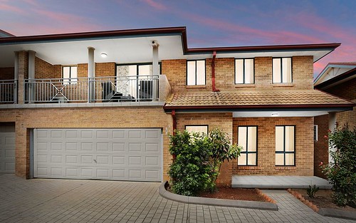3/16A Balmoral Cr, Georges Hall NSW 2198