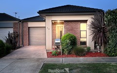 12 Calabrese Circuit, Clyde North VIC