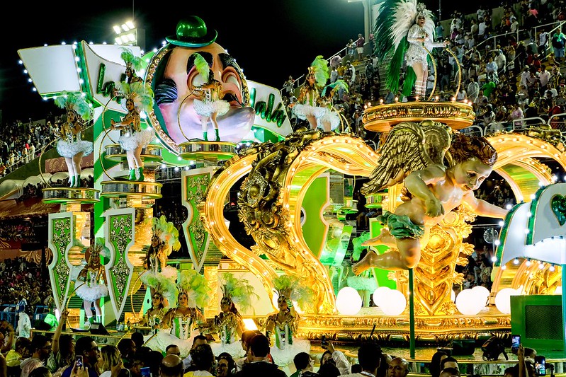 Rio Carnival<br/>© <a href="https://flickr.com/people/62973218@N02" target="_blank" rel="nofollow">62973218@N02</a> (<a href="https://flickr.com/photo.gne?id=49668847327" target="_blank" rel="nofollow">Flickr</a>)