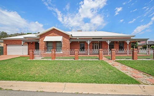 3 Samuel Place, East Albury NSW