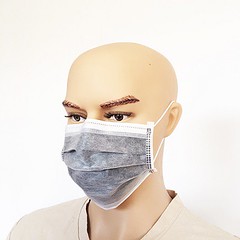 disposable face mask (Photo: plasmidfactorygmbh on Flickr)