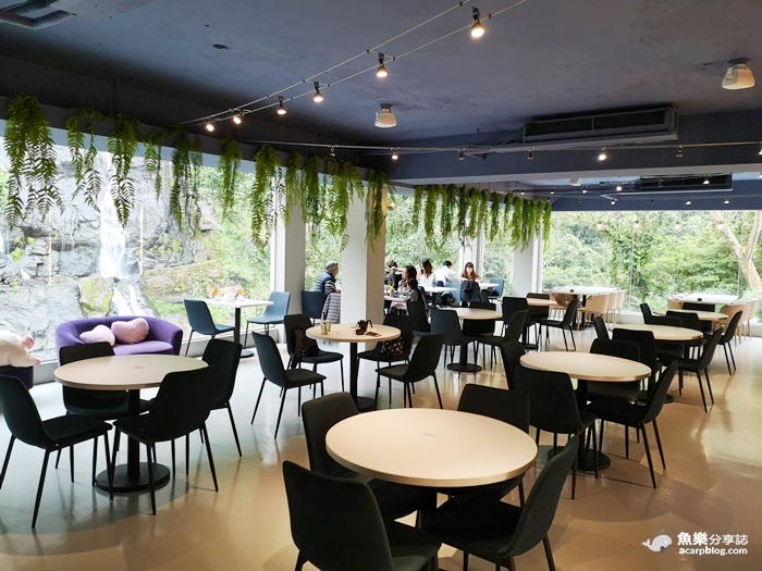【新北烏來】瀑布三號- 透明玻璃屋景觀餐廳│離烏來瀑布最近的網美咖啡店 @魚樂分享誌