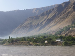 This river devided Afghanistan and Tadjikistan.
