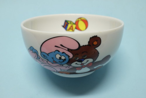 The Smurfs Schtroumpfs Ceramic Cereal /Soup/Breakfast Bowl 