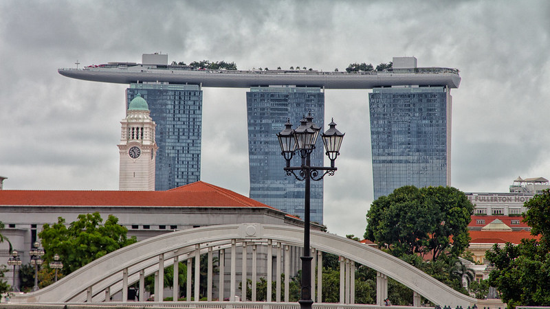 view to the Marina Bay Sands<br/>© <a href="https://flickr.com/people/81504125@N00" target="_blank" rel="nofollow">81504125@N00</a> (<a href="https://flickr.com/photo.gne?id=49873694408" target="_blank" rel="nofollow">Flickr</a>)