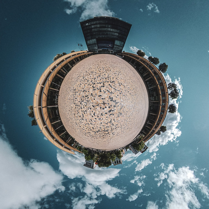 360 Panorama photography, Tiny planet, Eye City, iCity, Montpellier, France<br/>© <a href="https://flickr.com/people/156876276@N05" target="_blank" rel="nofollow">156876276@N05</a> (<a href="https://flickr.com/photo.gne?id=49897553182" target="_blank" rel="nofollow">Flickr</a>)